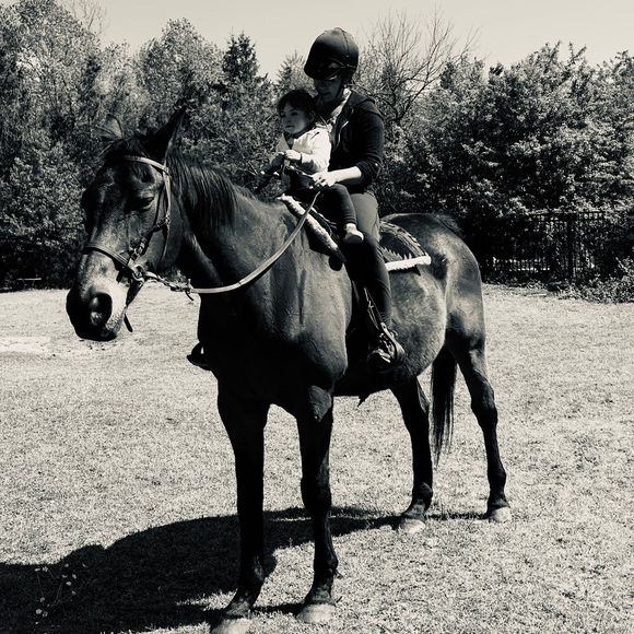 Meet your Posher, Lyndsy - Picture 2 of 2